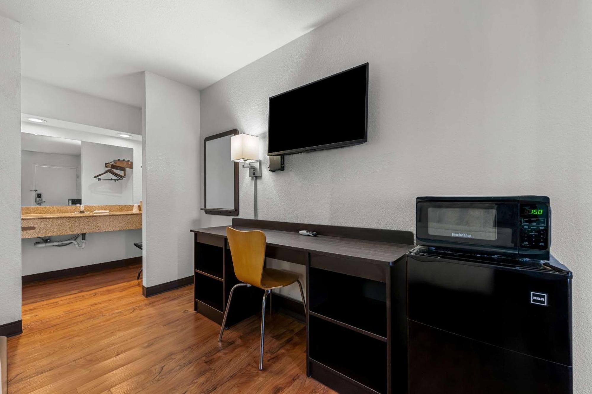 Americas Value Hotel