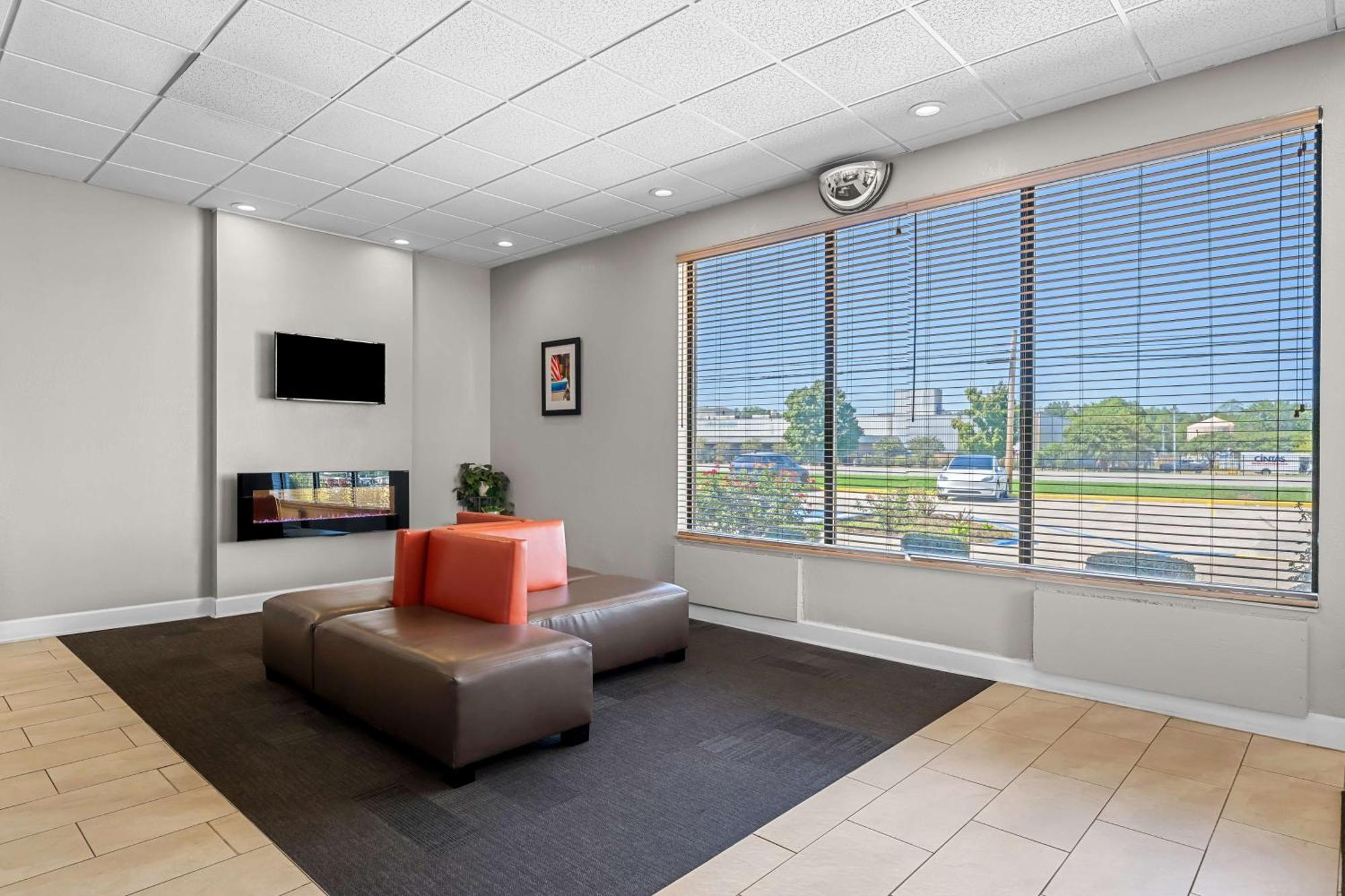 Americas Value Hotel 2*