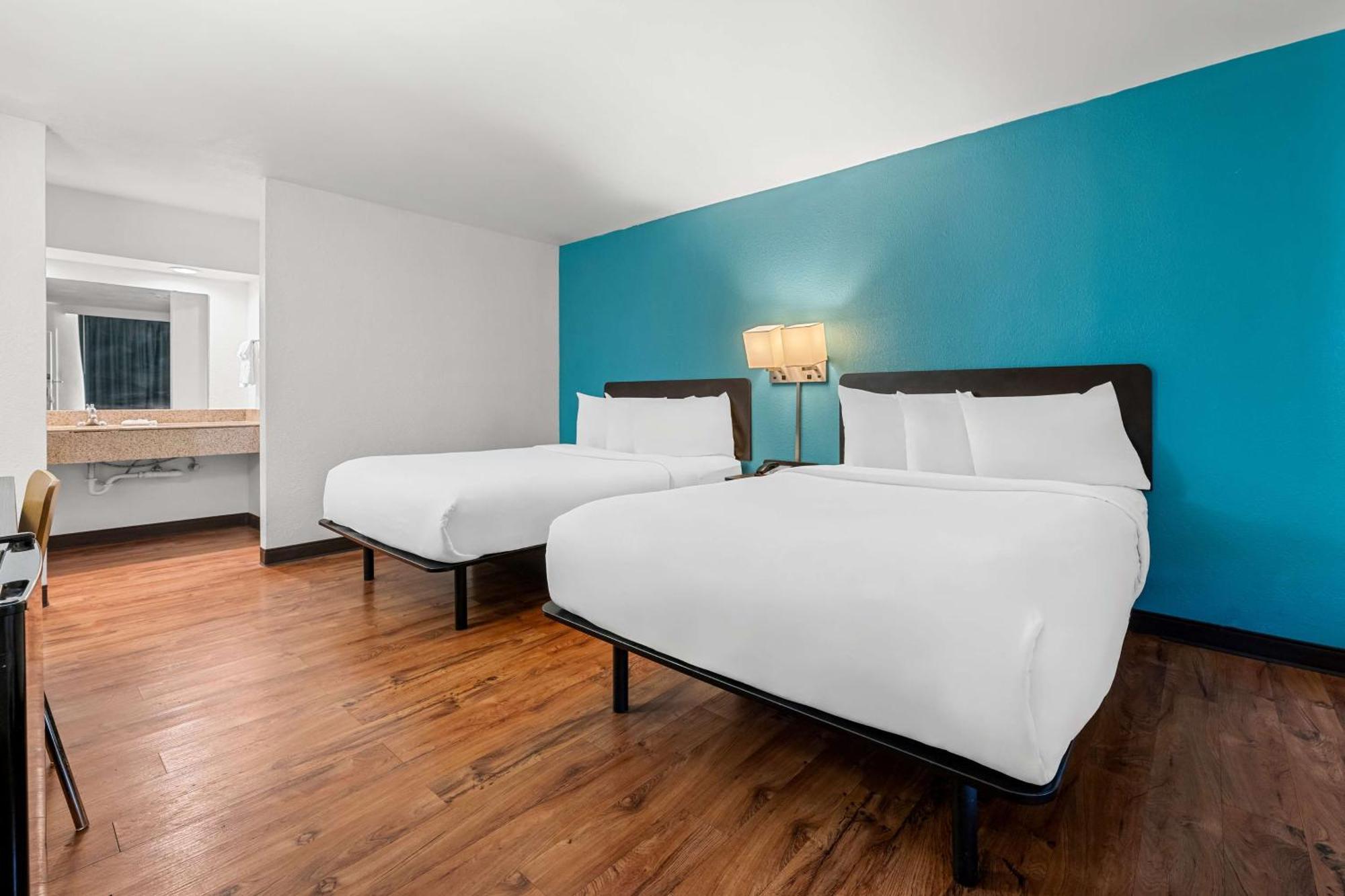 Americas Value Hotel 2*
