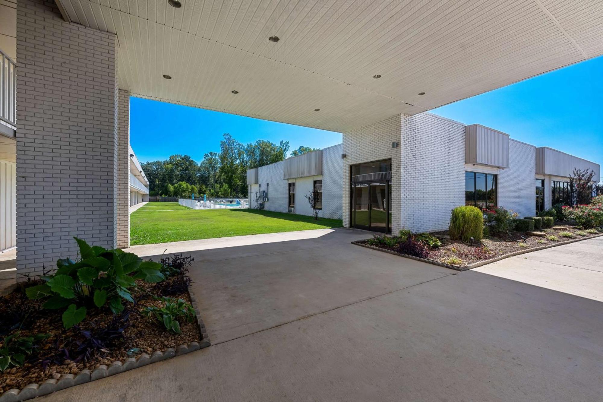 Americas Value Hotel Hamilton